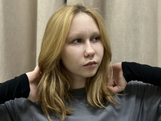 Webcam sex with Chrissymcnealy