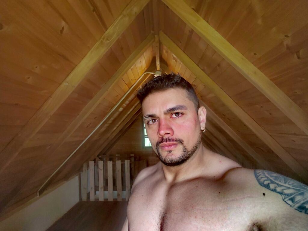 Christtompson's profile - Image n°0
