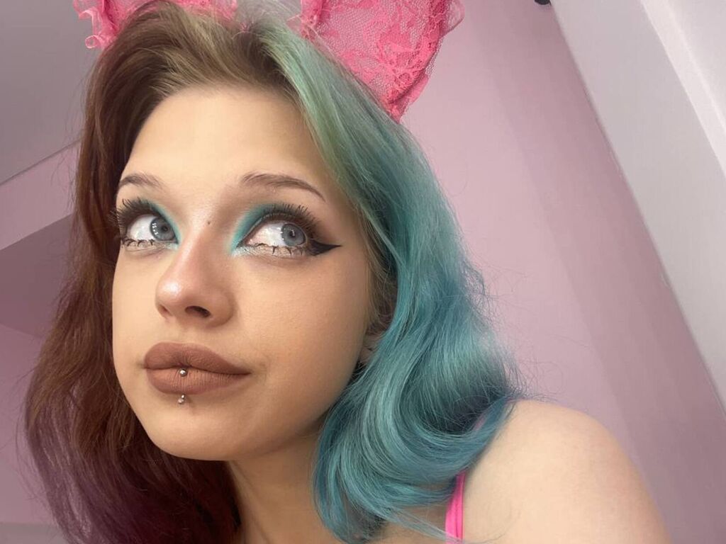 Claudiacertis's profile - Image n°1