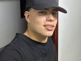 Sexo por webcam con Clayy_Black