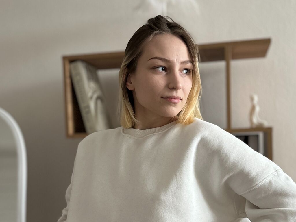 Constancebawden's profile - Image n°0