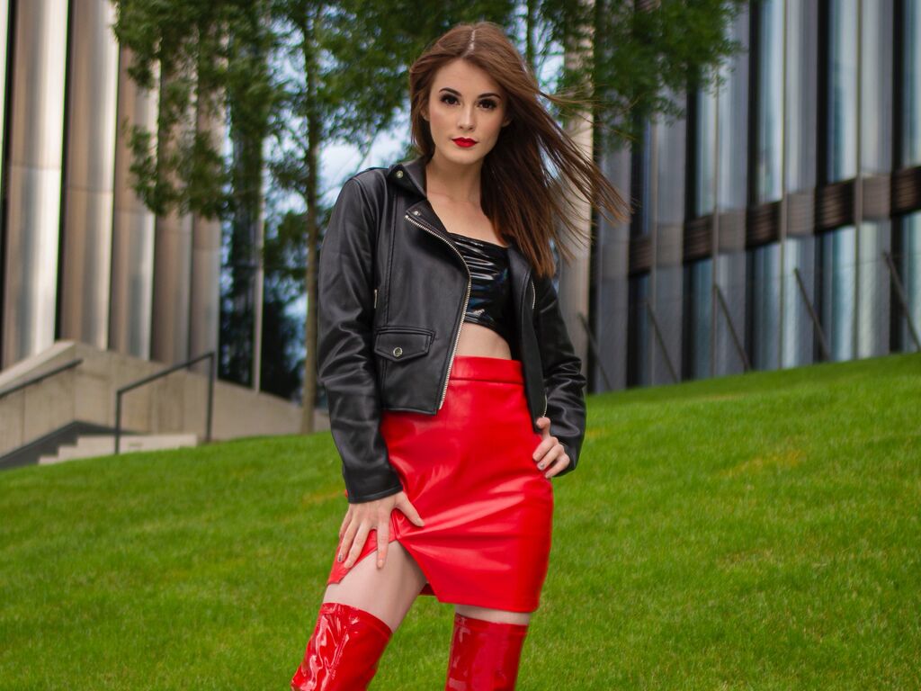 ConstanceHale's profile - Image n°1