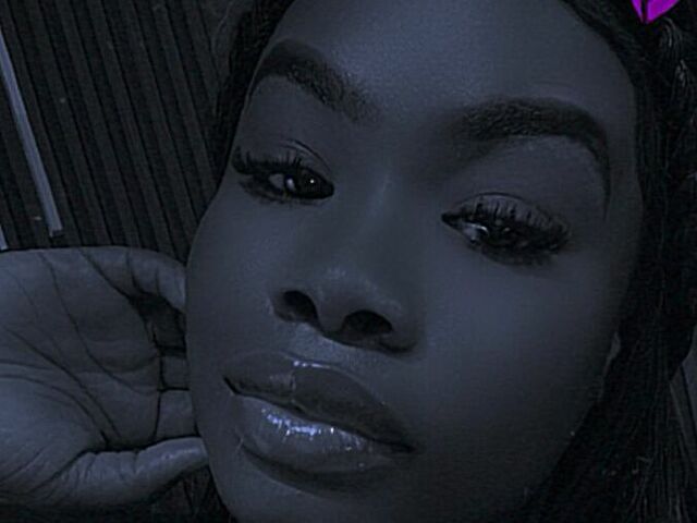 coralbrown's profile - Image n°2