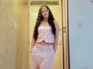 Sexo por webcam con Coraliiine