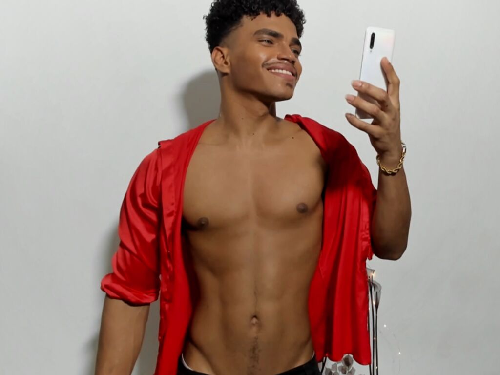 Coreyglover's profile - Image n°4