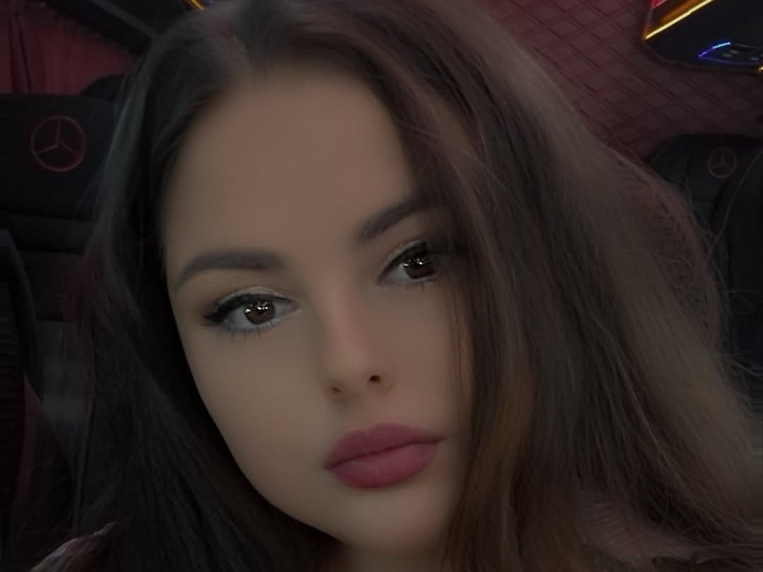 Perfil con Coriyne - Imagen  n°0