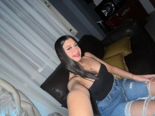 Webcam sex con Crazycrewemily