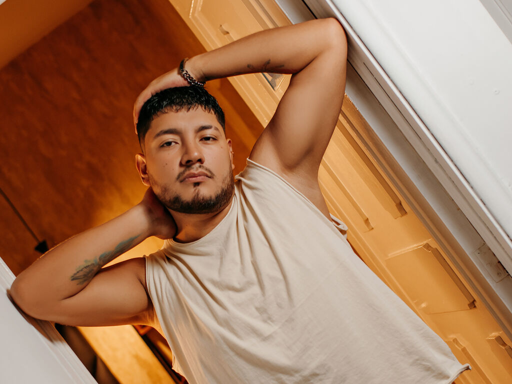 Crisjhones's profile - Image n°1