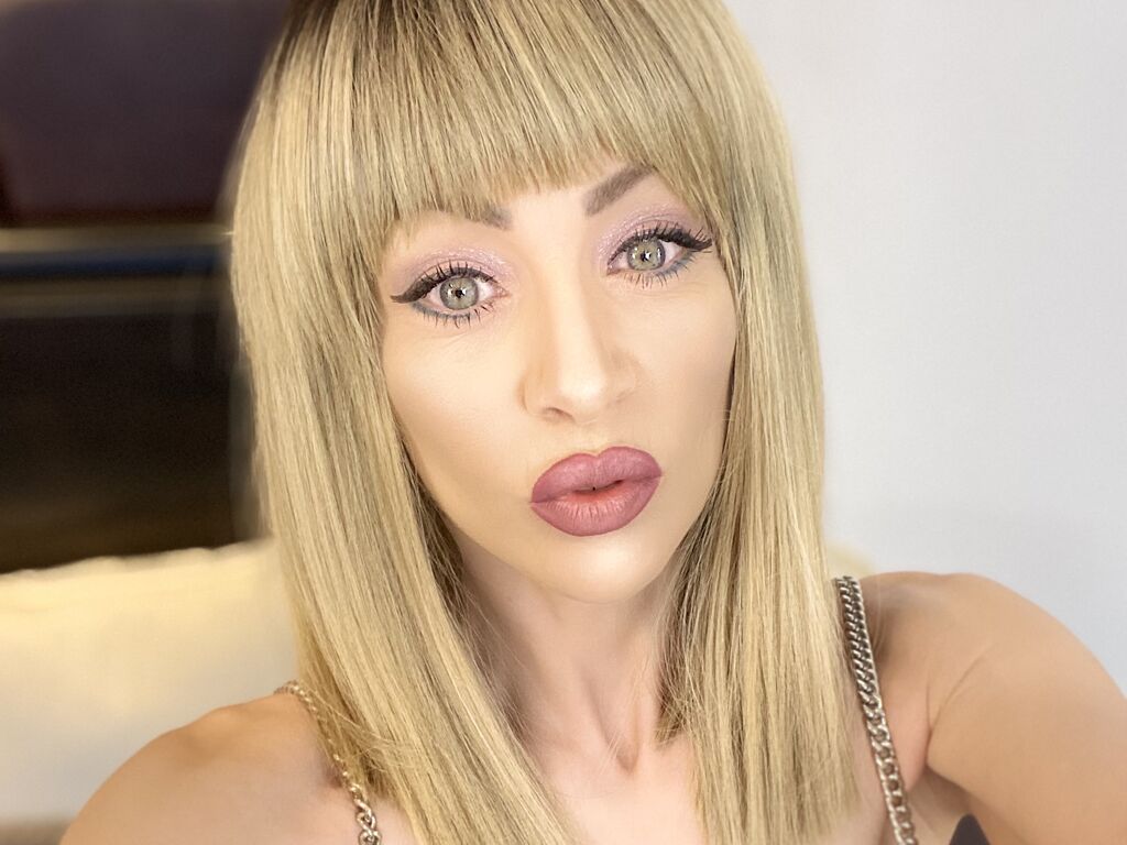 Cristinawoss's profile - Image n°1