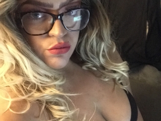 Curlycherryuk's Sexcam