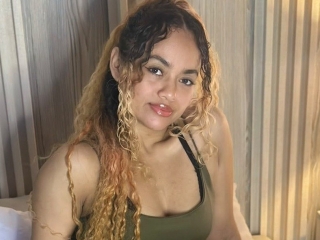 Webcam sex met Curlymamii