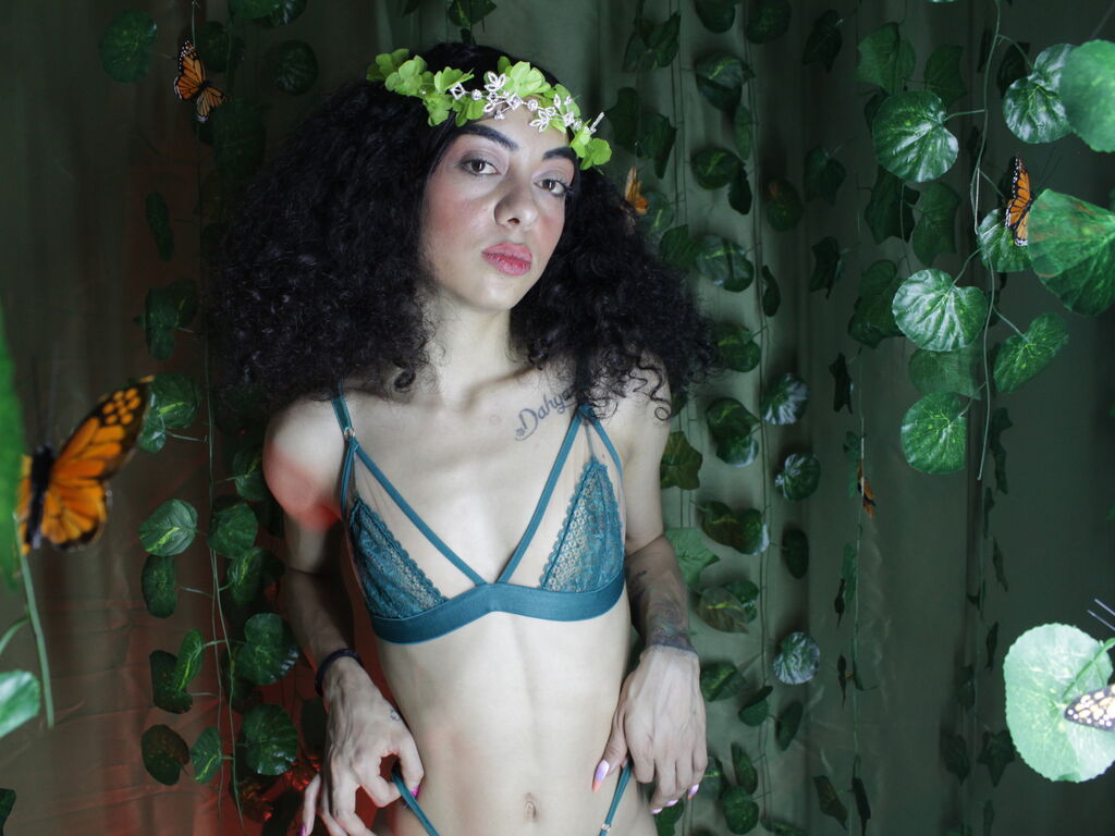 Curlyweeds's profile - Image n°0