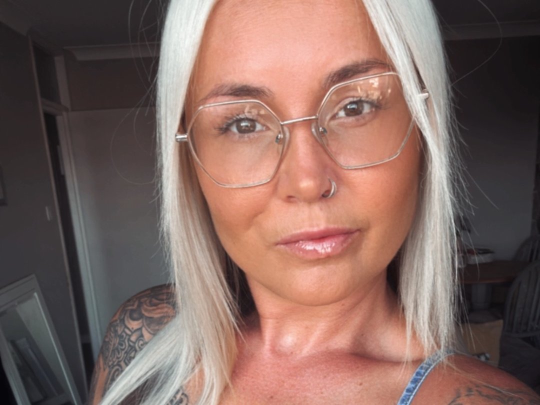 Curvy_Inked_Blondie's profiel - Afbeelding n°0