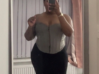 Webcam sex with Curvycandyx
