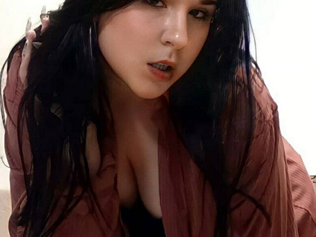 Curvydaniela's profile - Image n°1