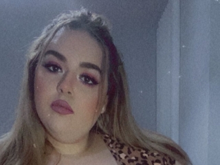 Curvydolliemae's profiel