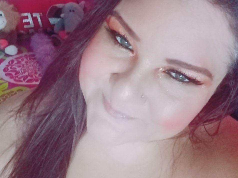 Curvyema21's profiel - Afbeelding n°12