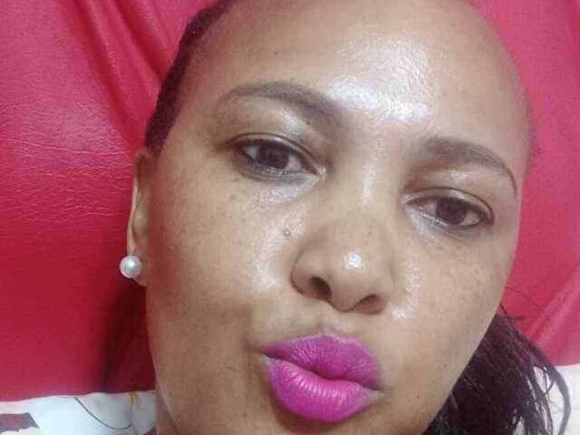 Curvyq04's profile - Image n°1