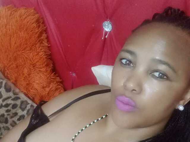 Curvyq04's profile - Image n°3