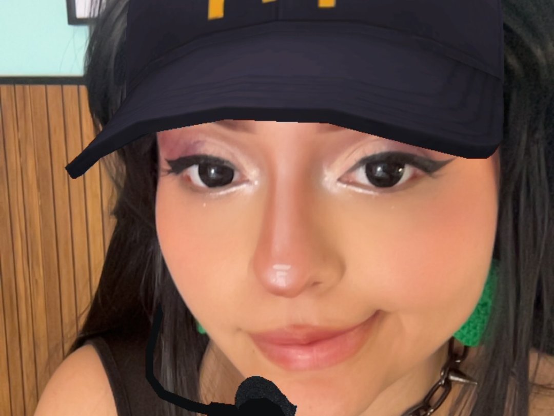 Curvyrousi's profile - Image n°2