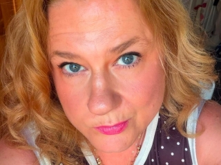 Webcam sex met Curvyy_Belle