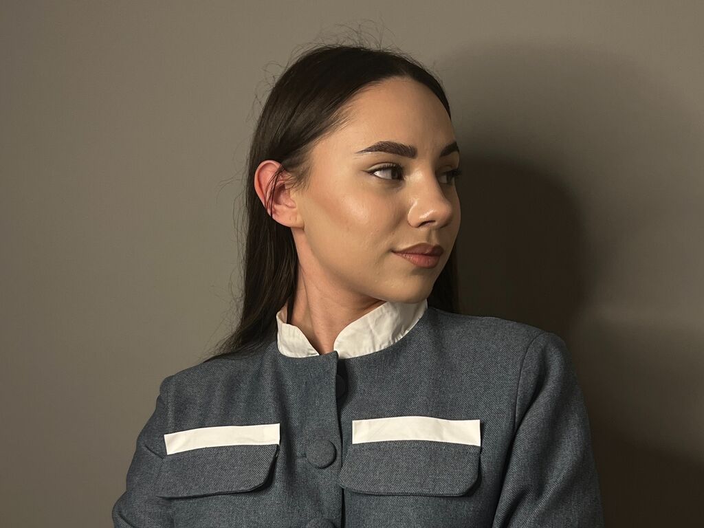 Cwenegroomes's profile - Image n°0