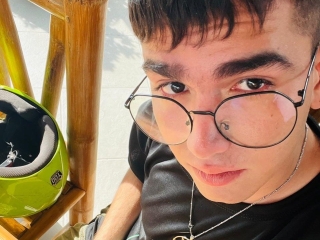 Sexo por webcam con Cyrus_Wlaker