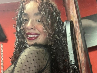 Sexo por webcam con Dahianitarusso