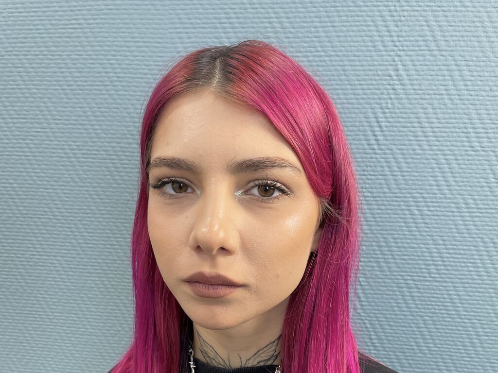 Daisyhallsted's profile - Image n°0