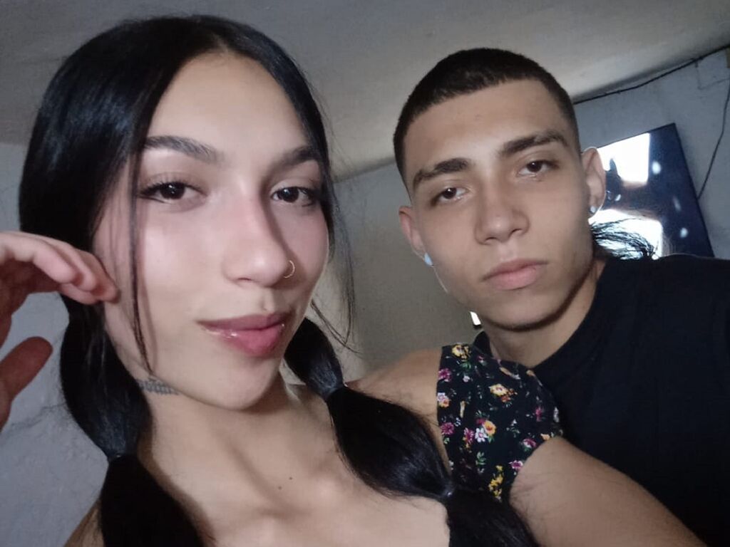 Dakotaandderek's profile - Image n°1