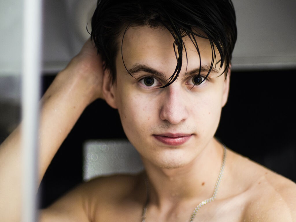 Damonchaves's profile - Image n°1