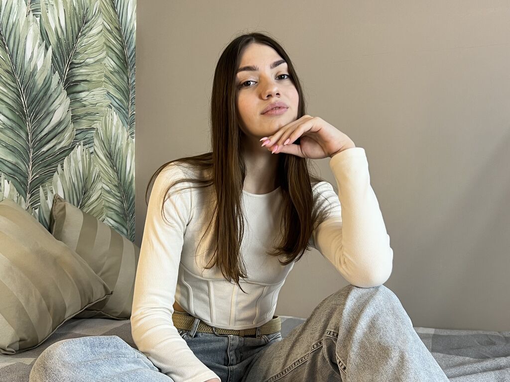 Danaperkins's profile - Image n°0