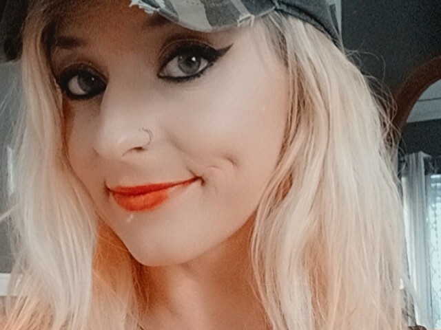 Danileigh's profile - Image n°1