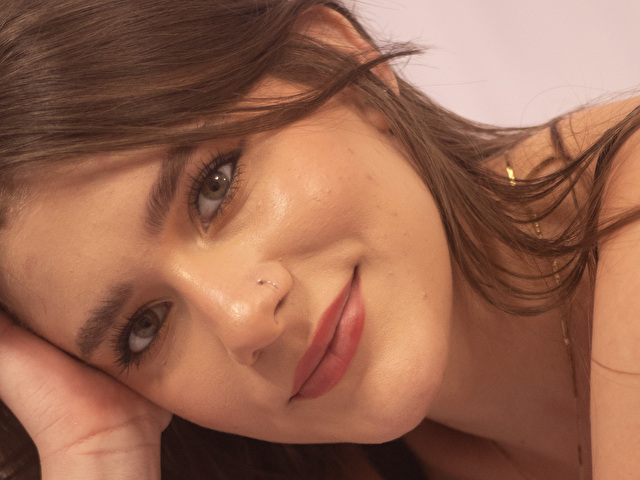 Daphnethomps's profile - Image n°2