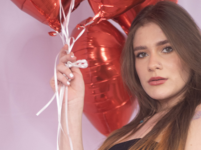 Daphnethomps's profile - Image n°3