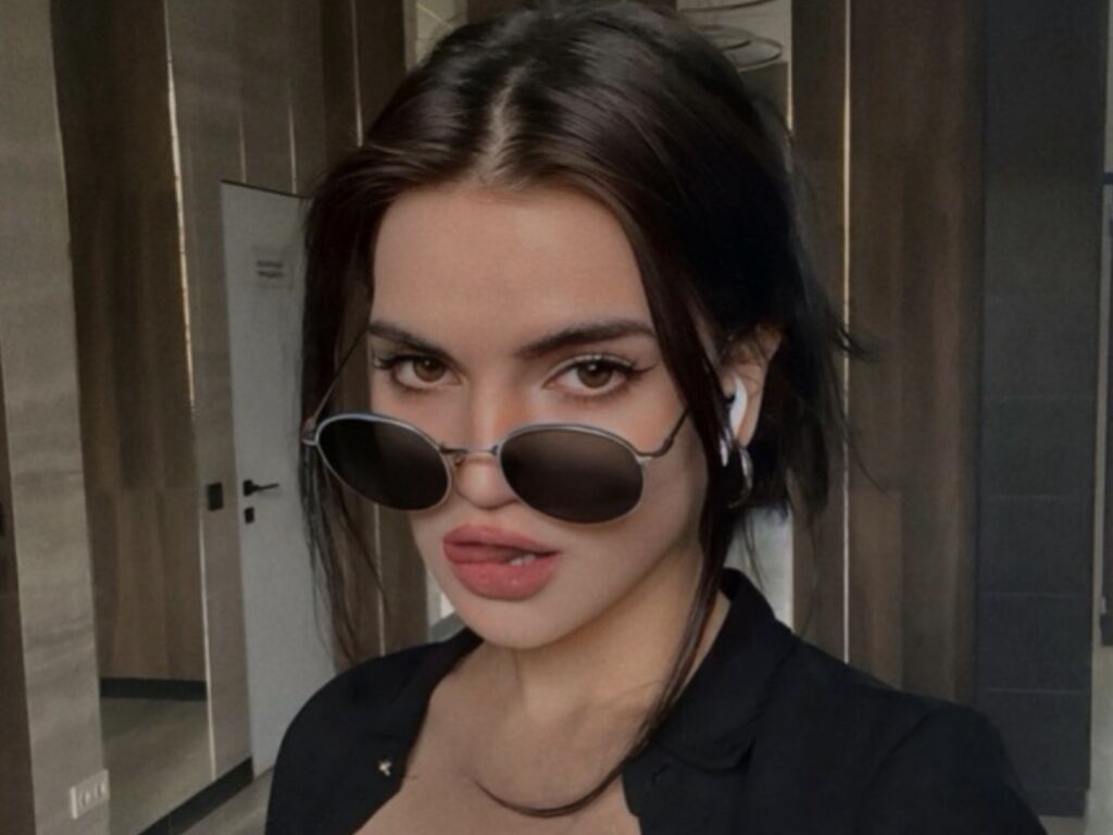 Darelenecapell's profile - Image n°0