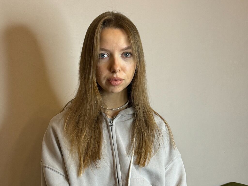 Darelenecorell's profile - Image n°0