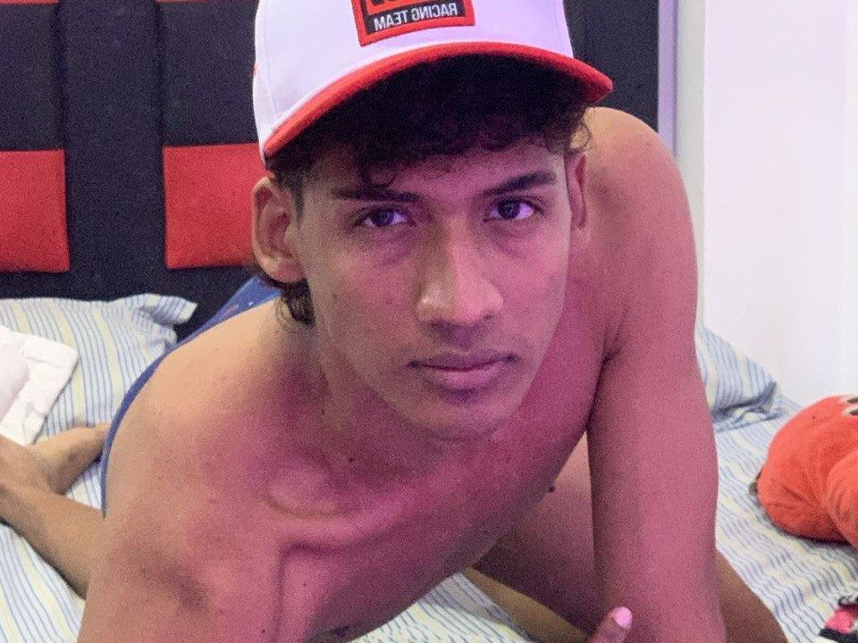 Darkhugee's profile - Image n°0