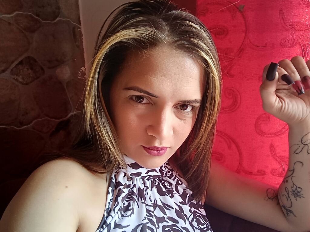 Debhorasmith's profile - Image n°3