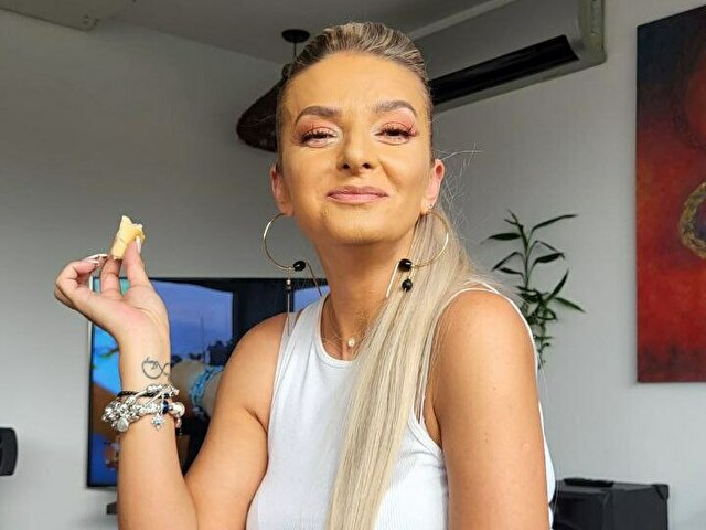 DeliaaSmith's profile - Image n°2