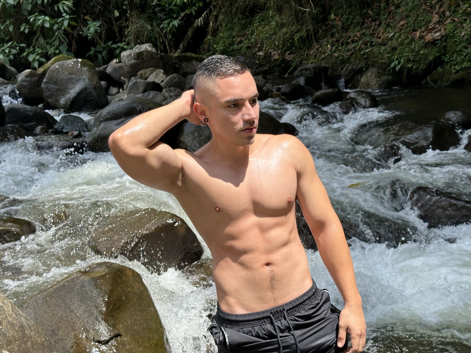 Derekmills's profile - Image n°0
