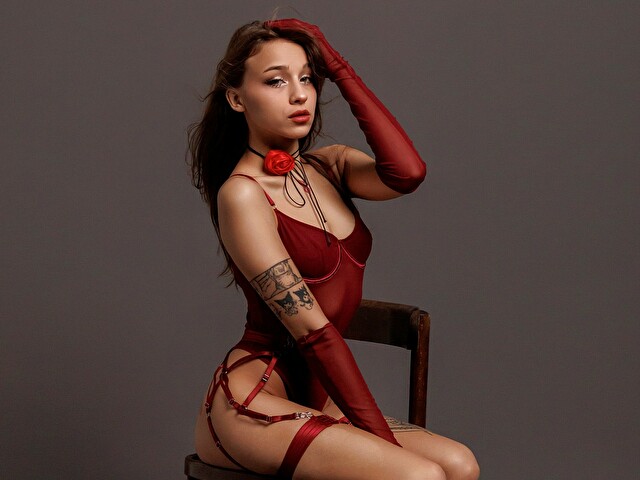 DinaHot's profile - Image n°4