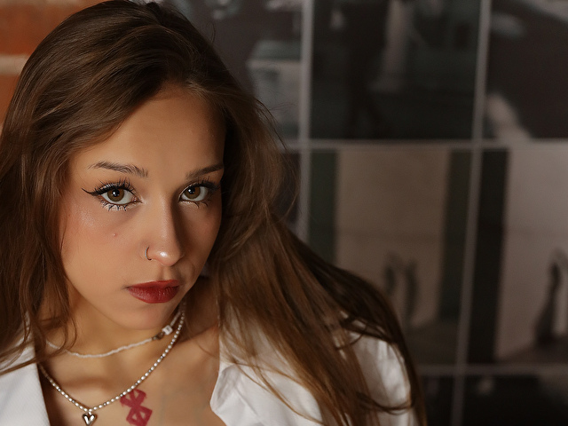DinaHot's profile - Image n°3
