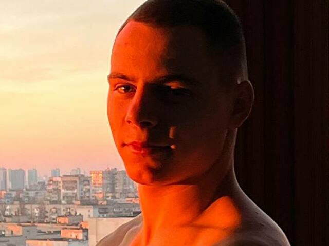 Dmytrodm19's profile - Image n°0