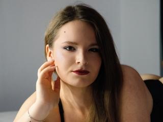 Webcam sex con Dollsynn