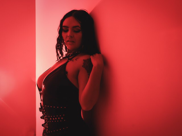 HugeTitsAnny's profile - Image n°1