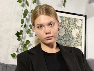 Webcam sex con Donellaandra