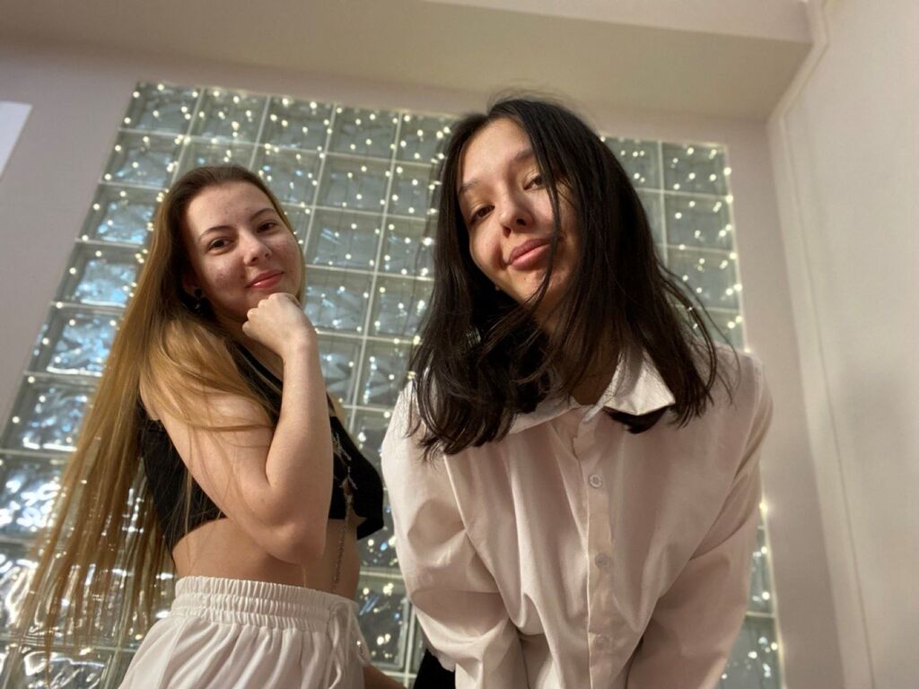 Earleneandmona's profile - Image n°0