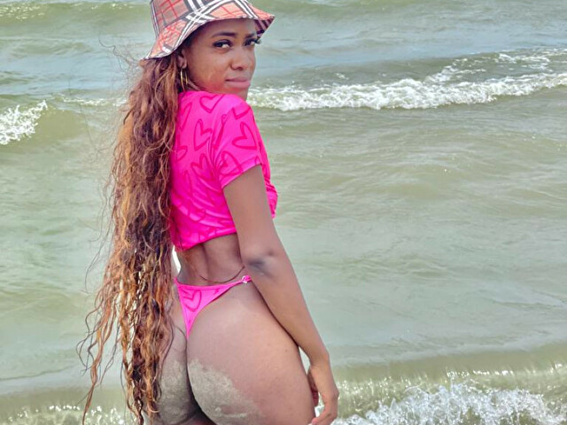 ebonyjolly's profile - Image n°1