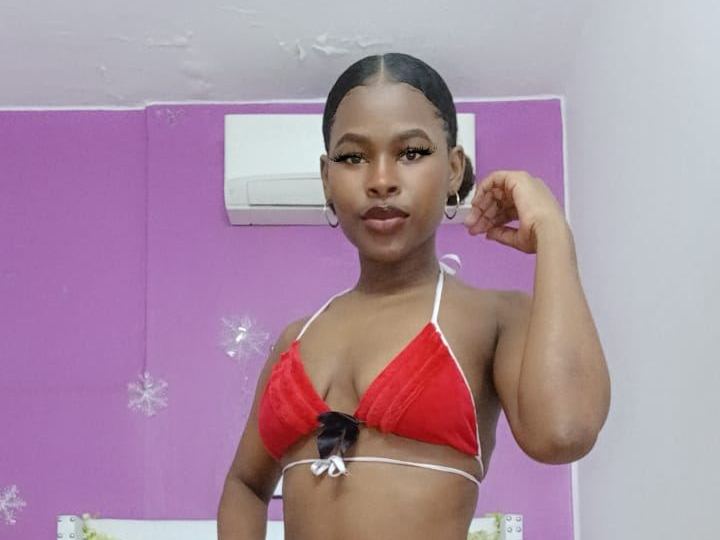 Ebonynaughtydesires's profile - Image n°0